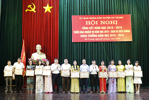 https://hatrung.thanhhoa.gov.vn/portal/Photos/2019-08/848dd81f30bfb41d_MG_8753.JPG