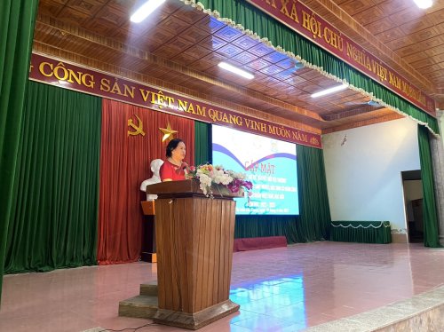 Cô thắm 2.jpg